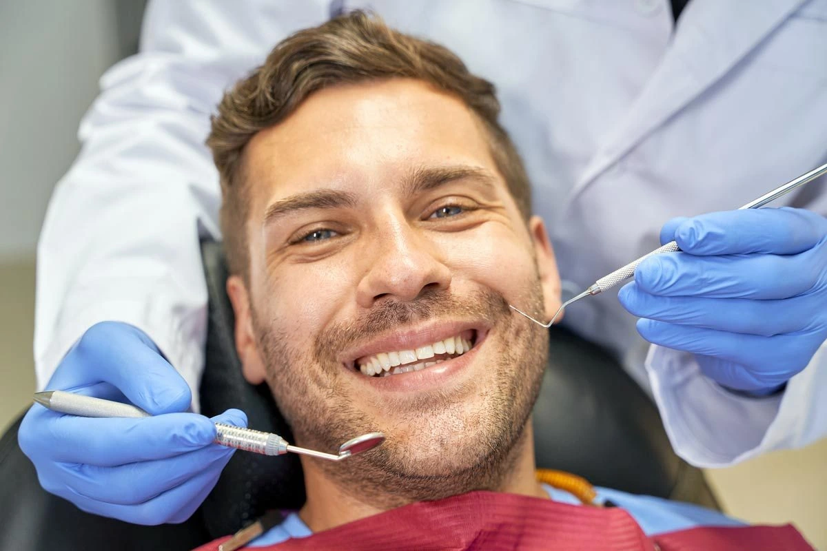 implant dentist Dental crowns